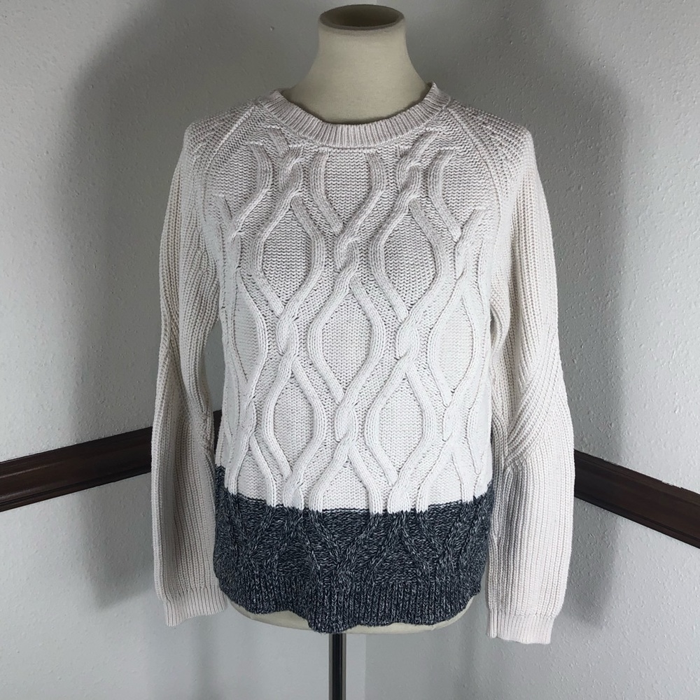 Woman’s Gap cable knit sweater size M